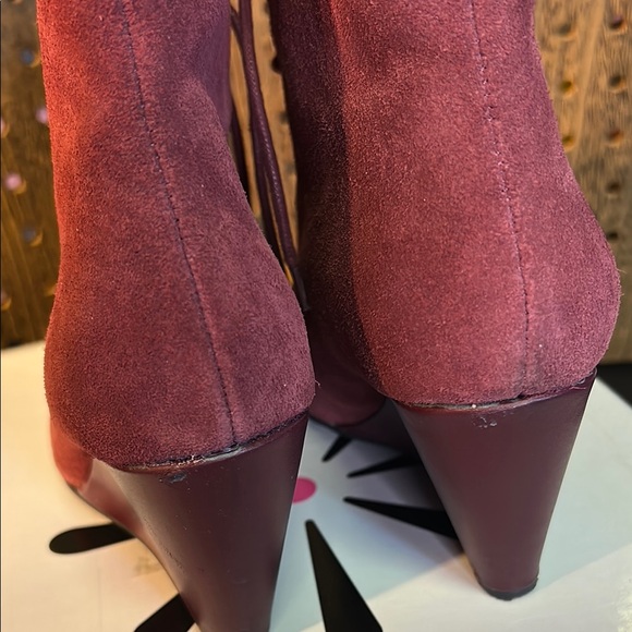 Women's Suede Lace-Up Wedge Boots - Picture 4 of 6